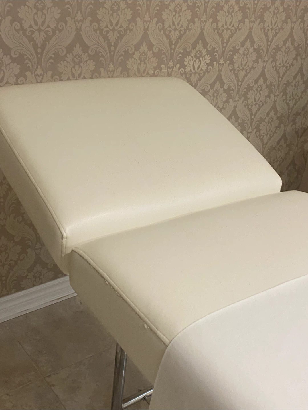 Adjustable Salon Beauty Bed - photo 3