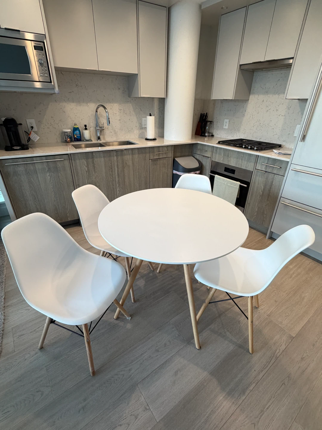 Round White Dining Table with 4 Chairs