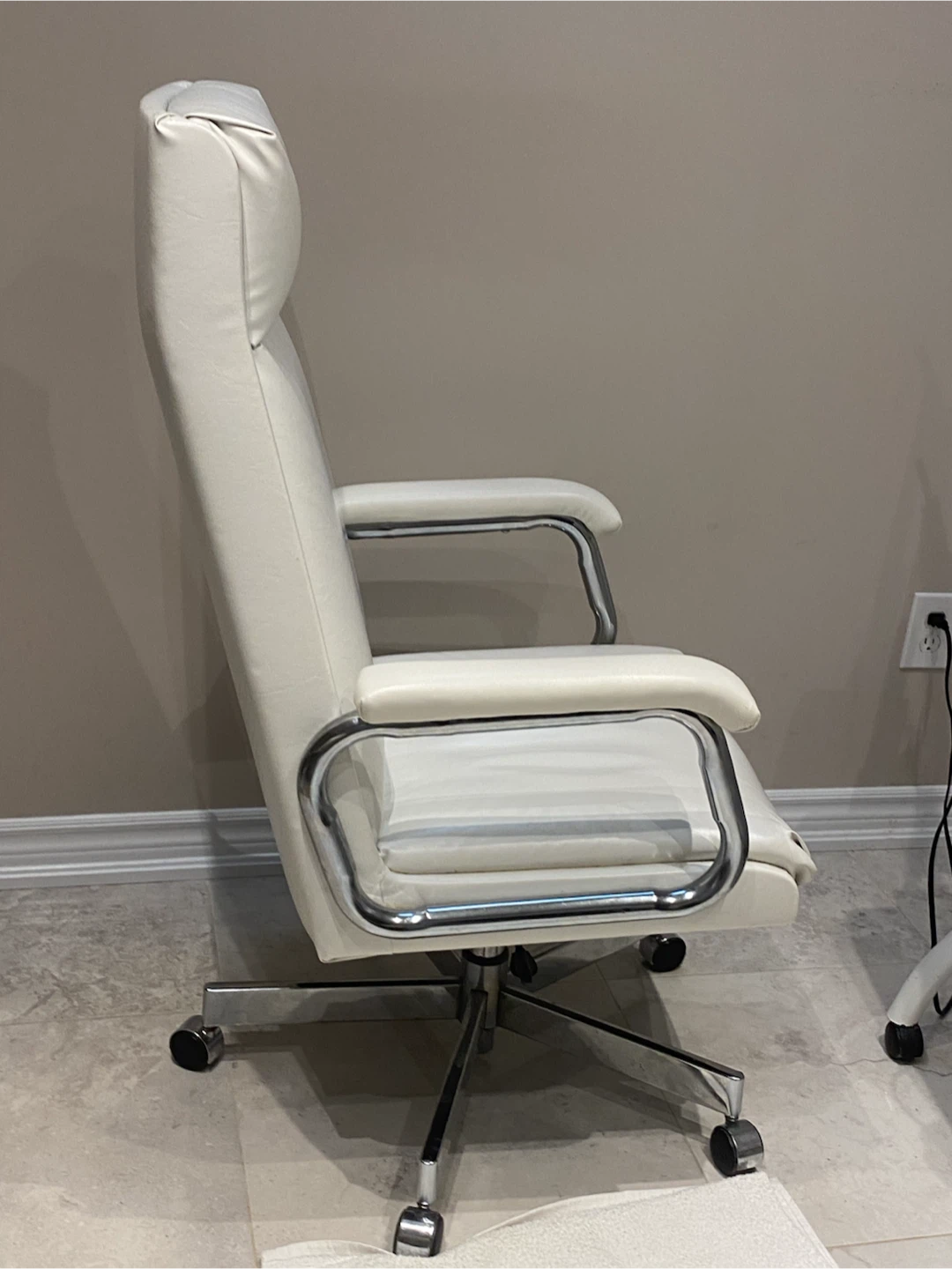 White Leather Office Chair or Salon Beauty Chair