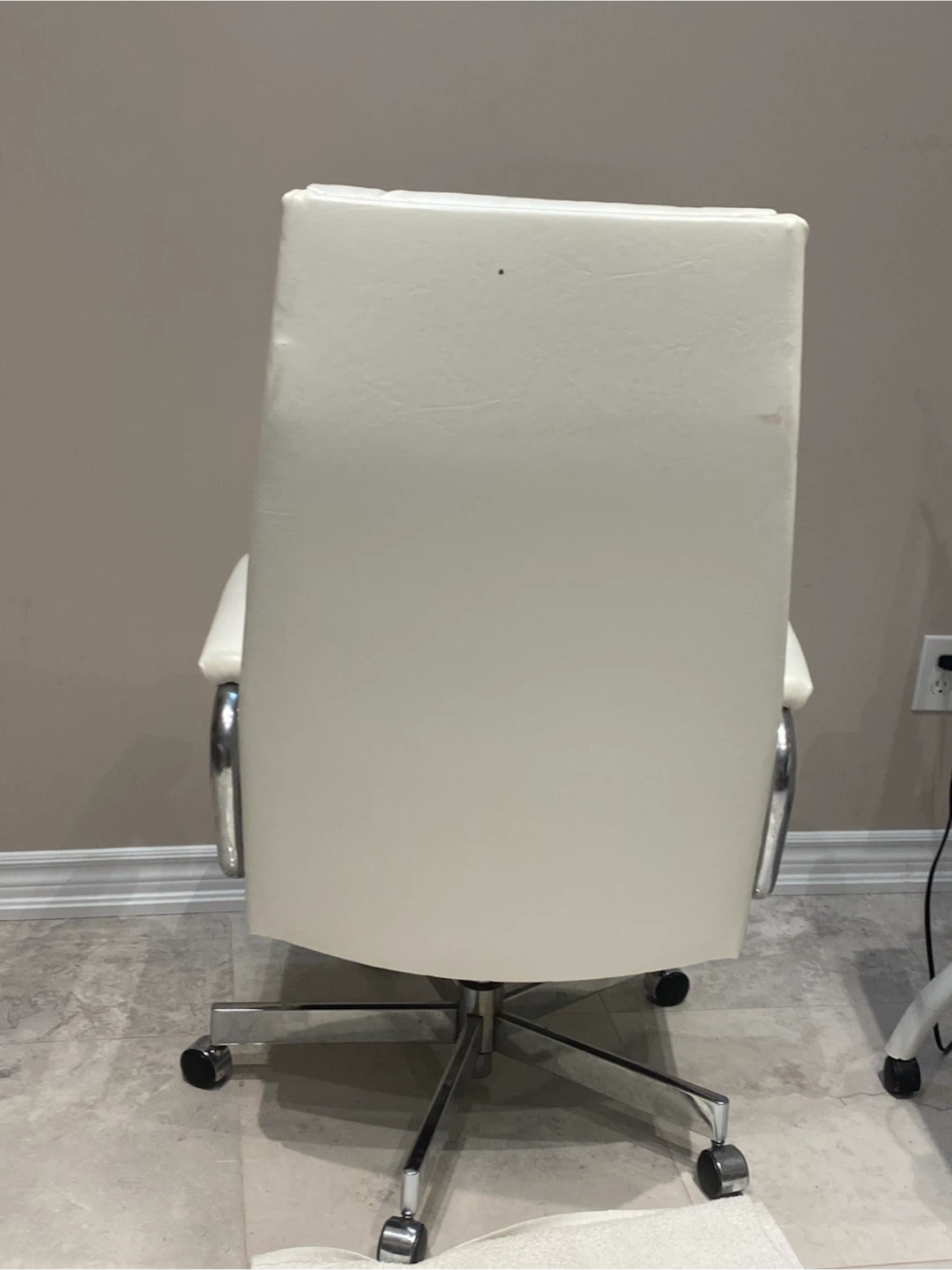 White Leather Office Chair or Salon Beauty Chair - photo 3