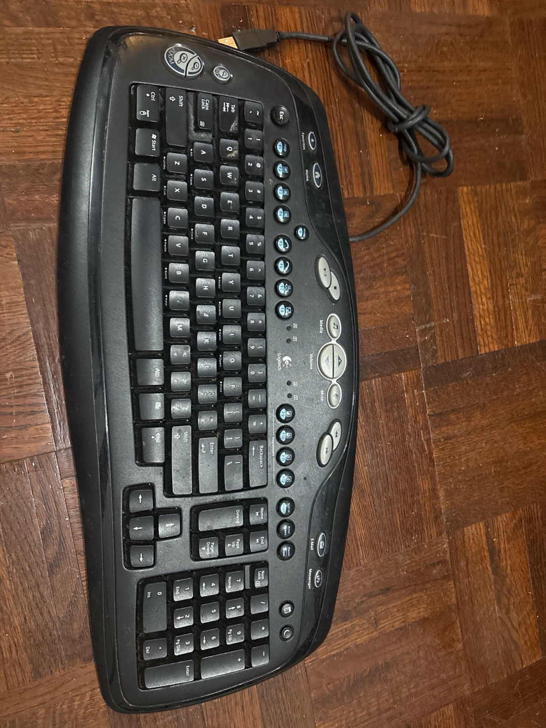 Logitech Multimedia Keyboard