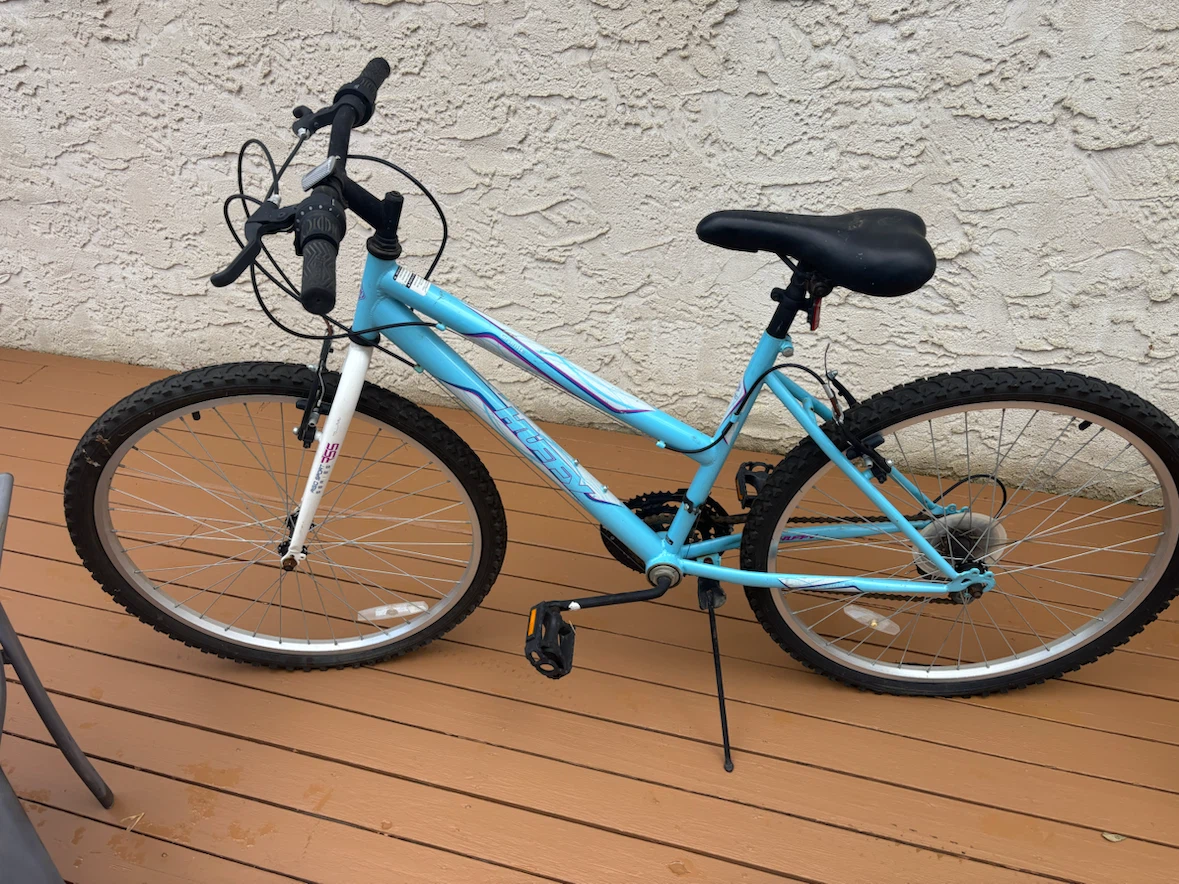 Women’s Blue Huffy Mountain Bike