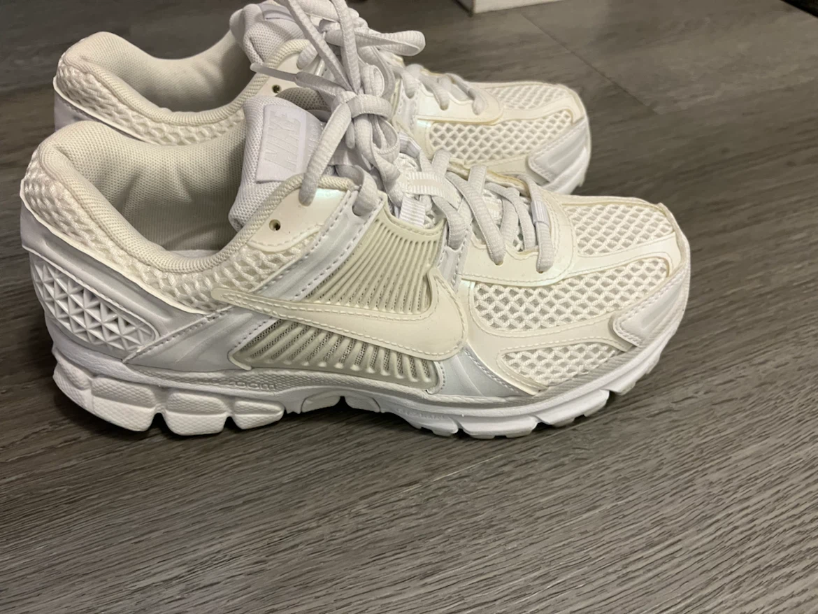 Nike Women's Vomero 5 White