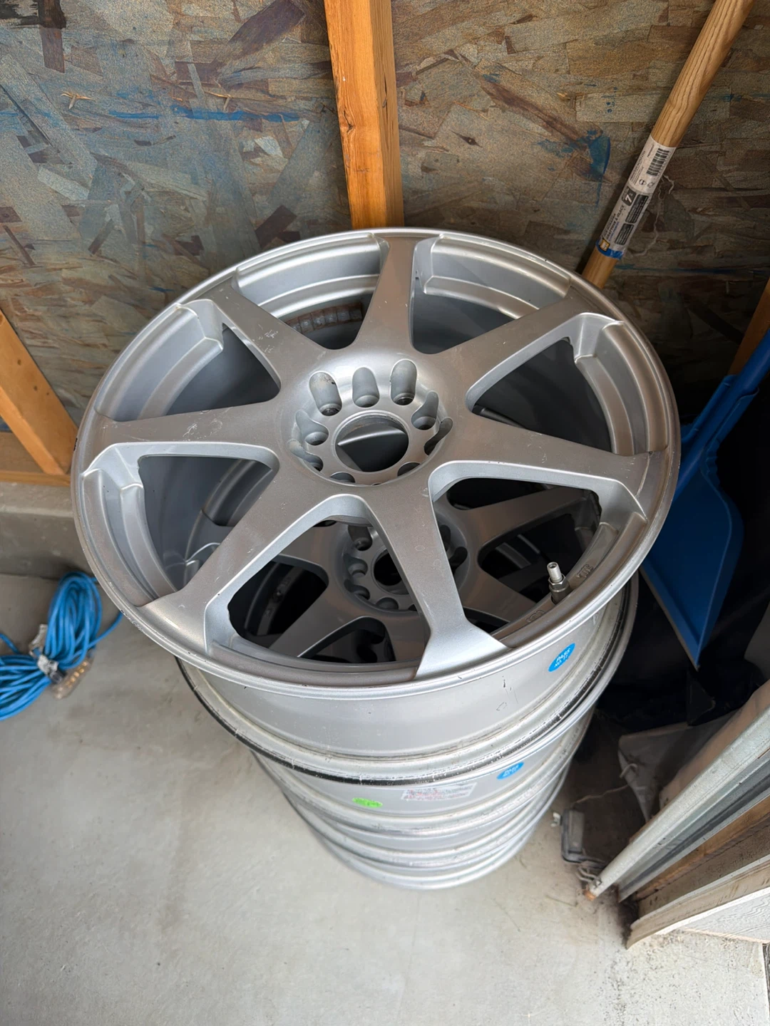 Set of 4 Silver Alloy Wheels - photo 2
