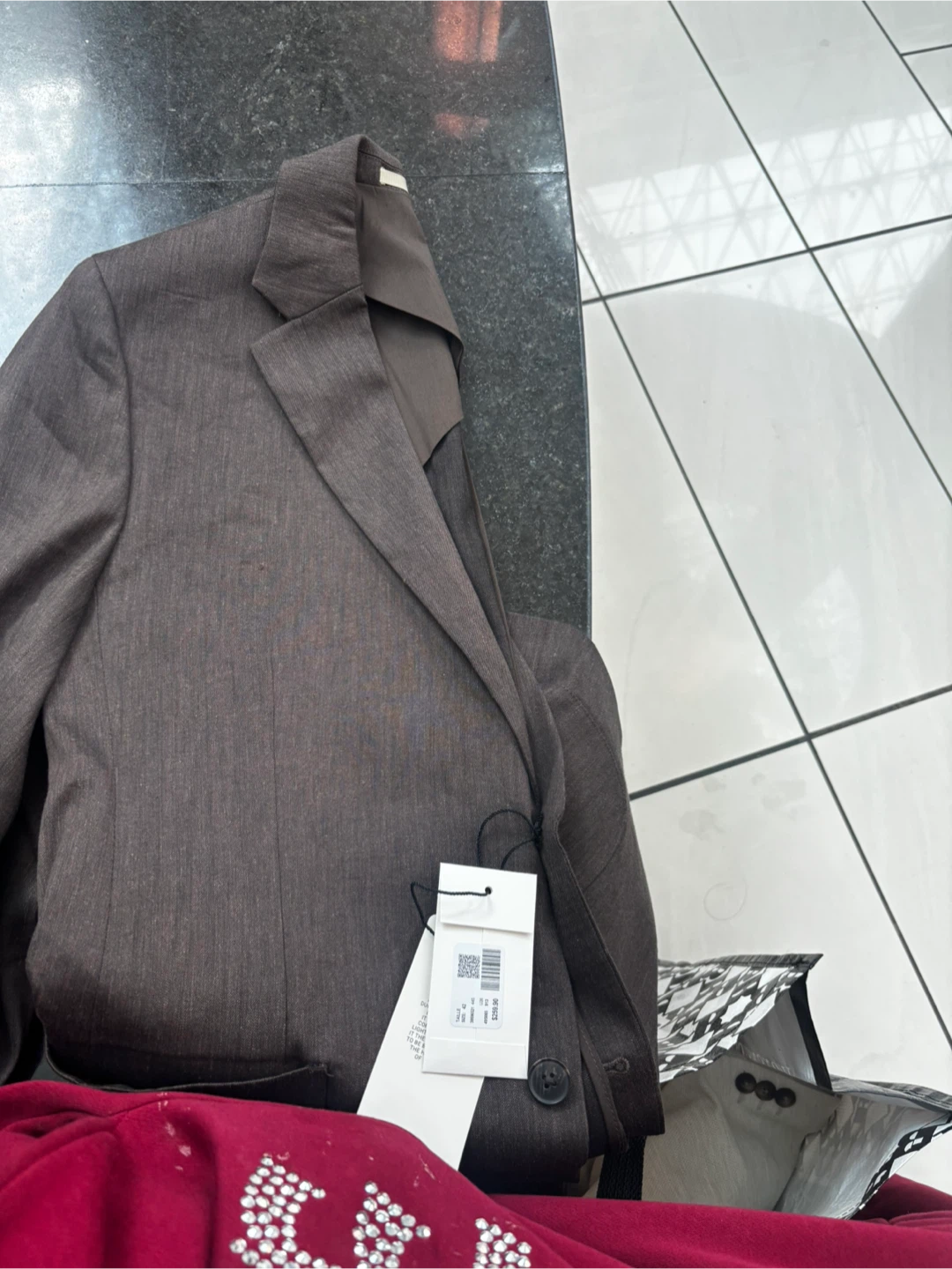 RW&CO. Straight-Fit Tech Suit Blazer - Size 42