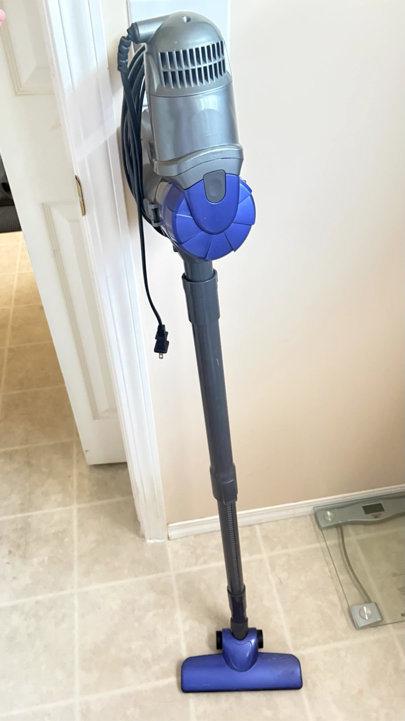 Dyson Stick Vacuum Cleaner - photo 4