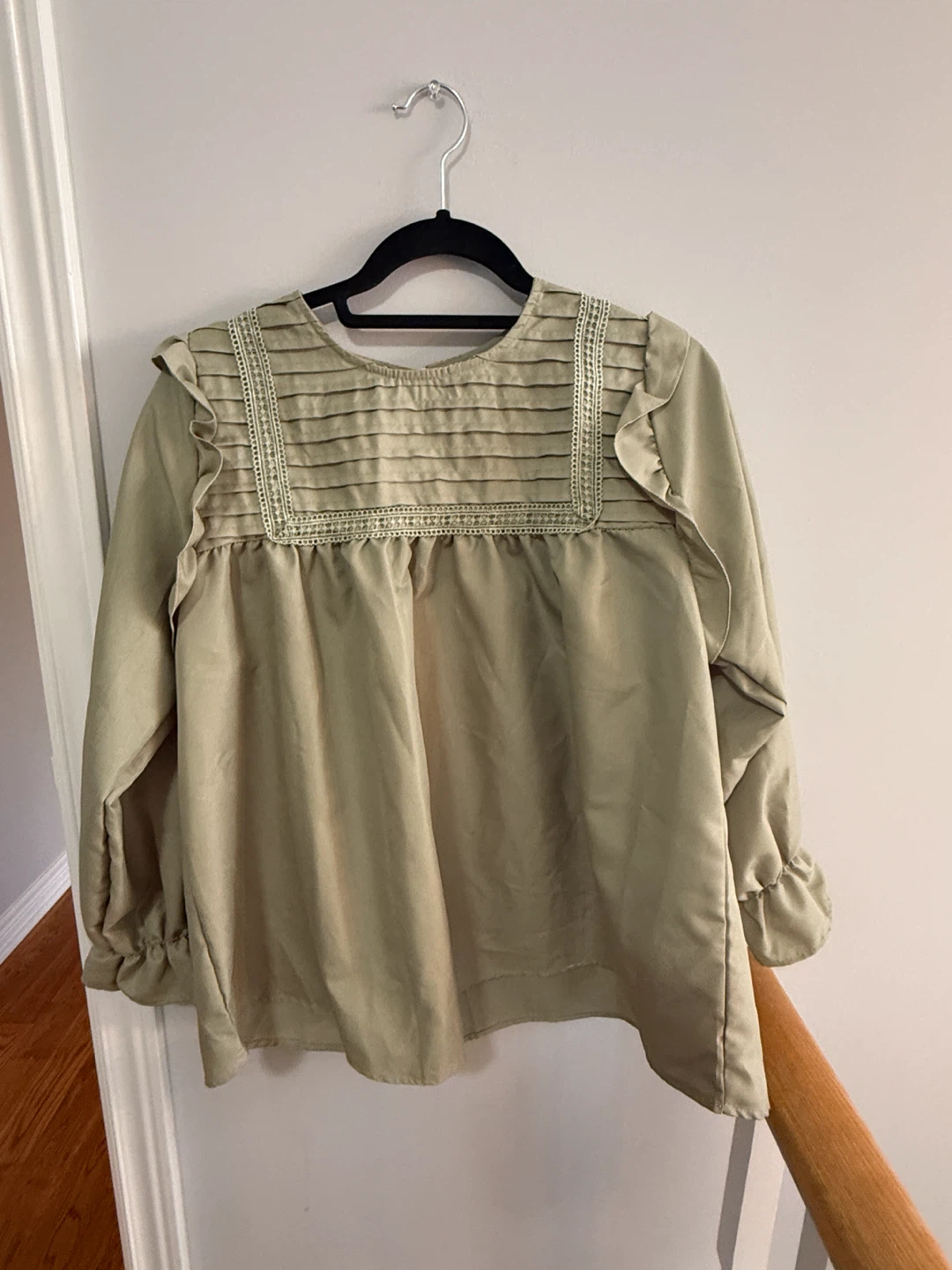 Women's Ruffled Blouse (One Size)