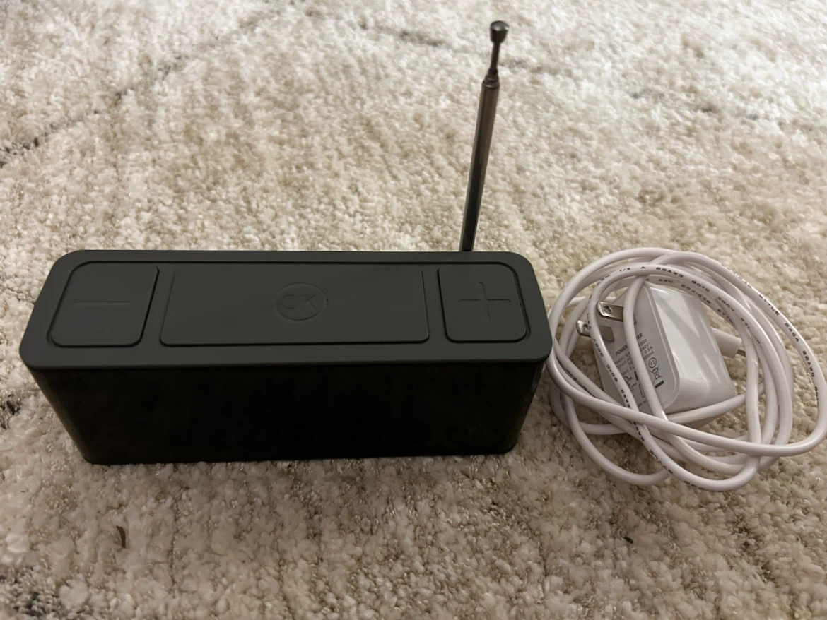 Digital Alarm Clock with FM/AM Radio