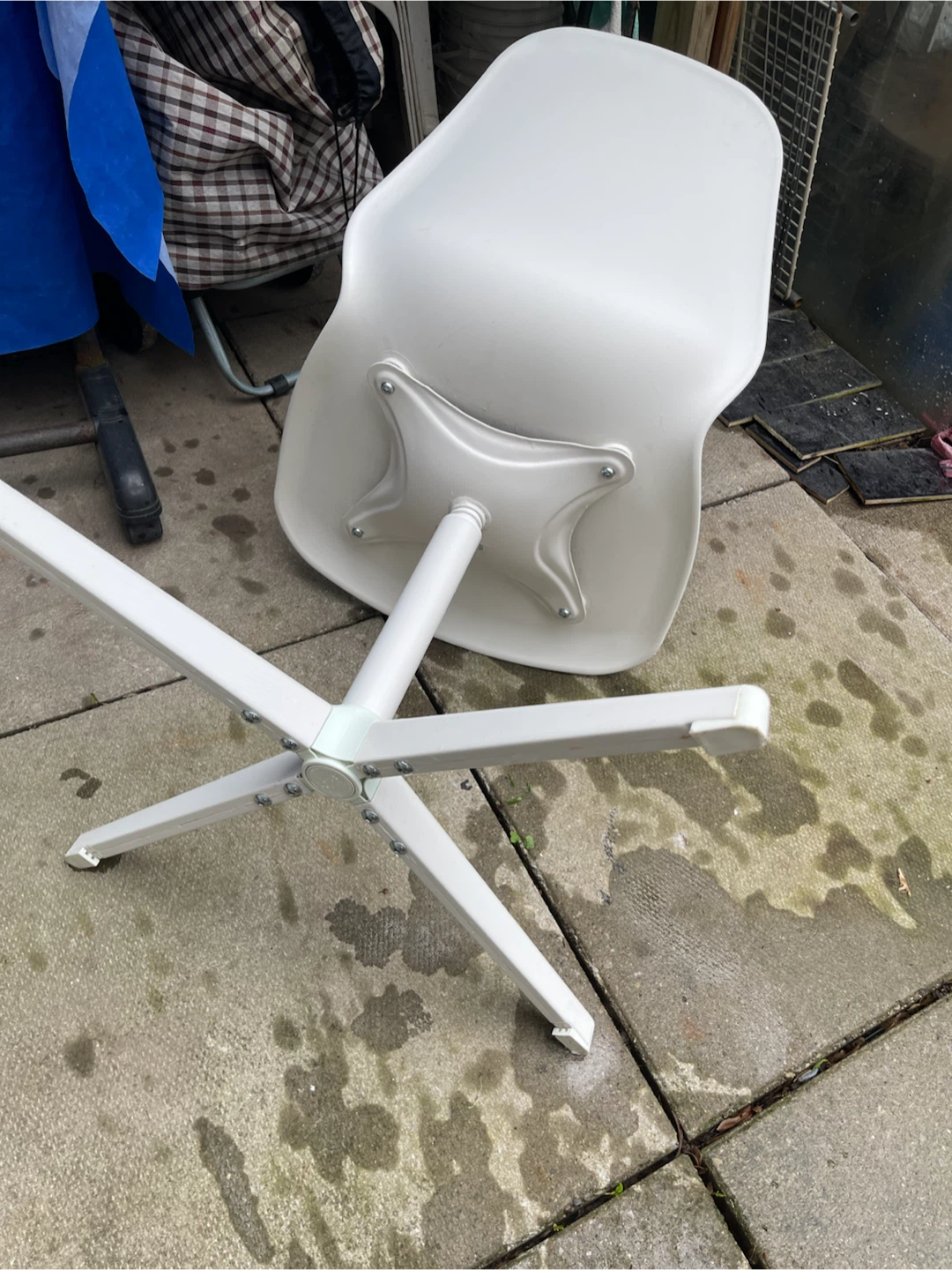 IKEA White Swivel Chair - photo 4