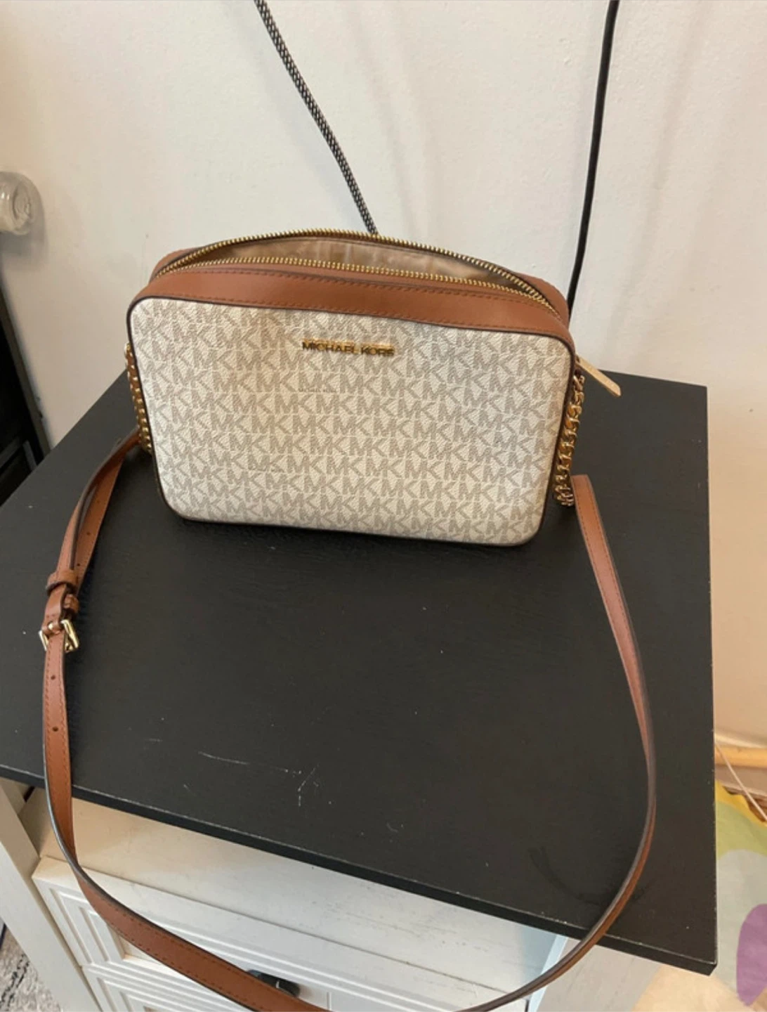 Michael Kors Jet Set Charm Camera Bag