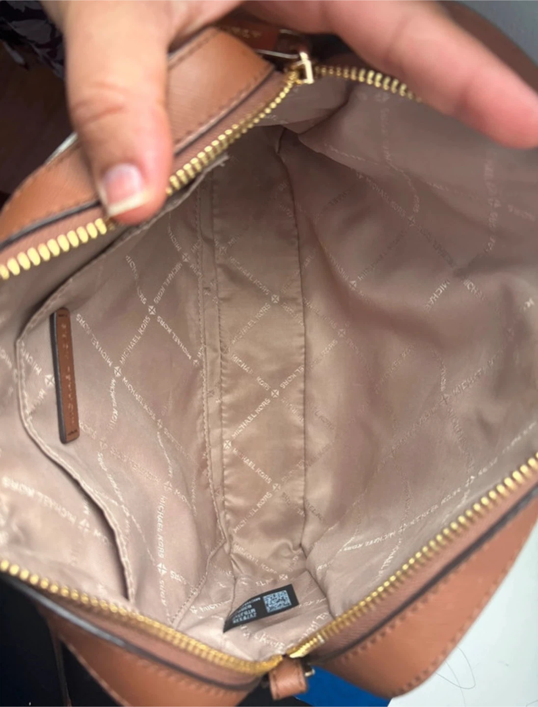 Michael Kors Jet Set Charm Camera Bag - photo 3