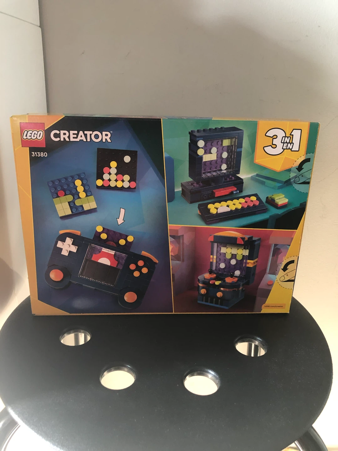 Lego Creator 3-in-1 Record Player with Flowers 31172 - photo 2
