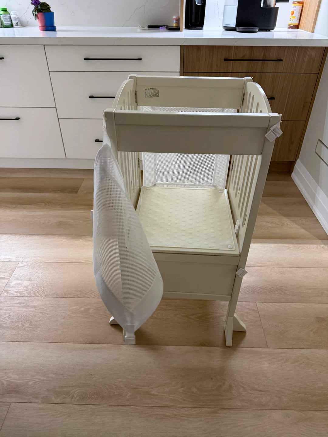 Guidecraft Learning Tower - white, foldable - photo 3