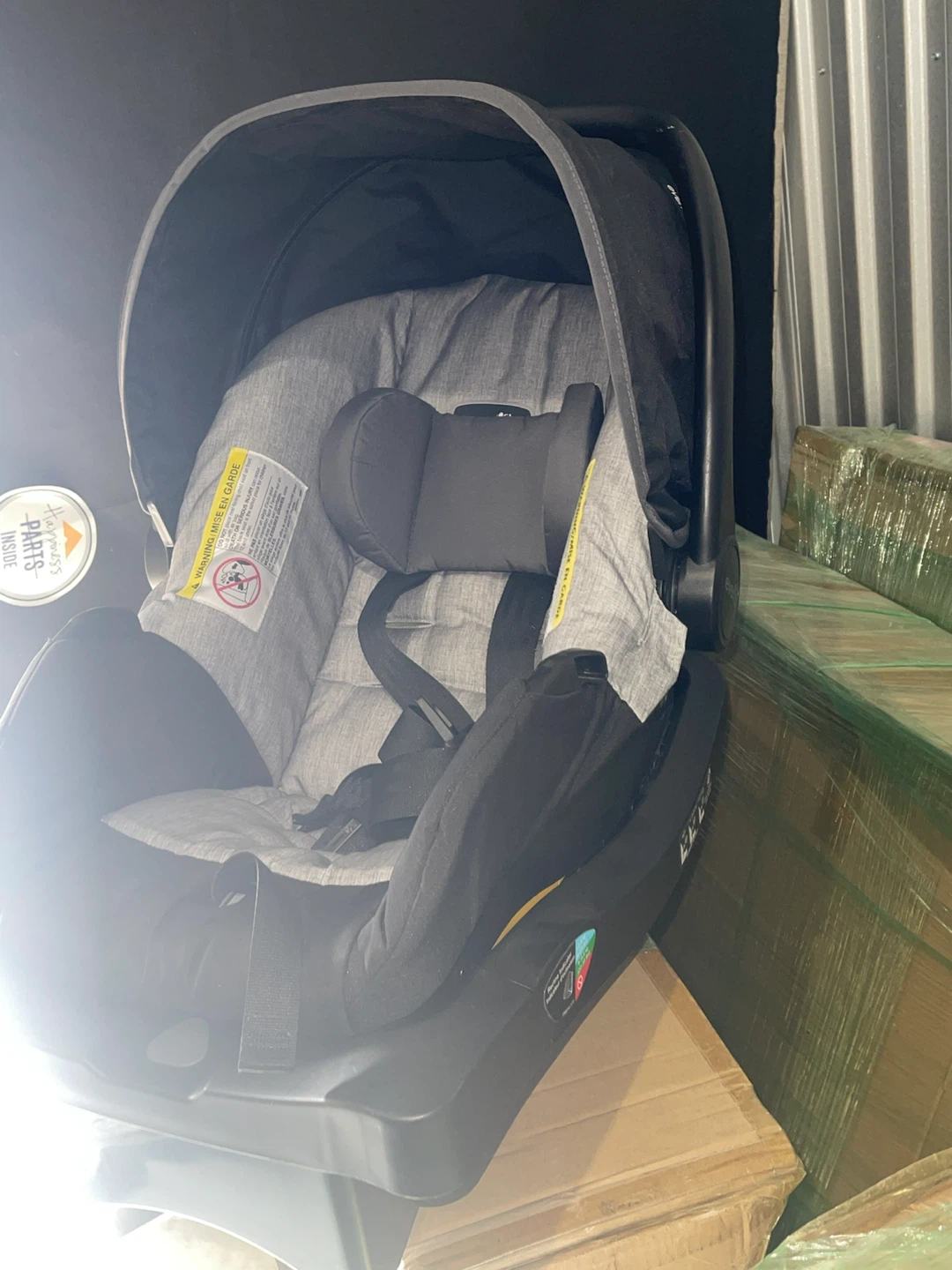 Evenflo Infant Car Seat with Base + Free Baby Item - photo 5
