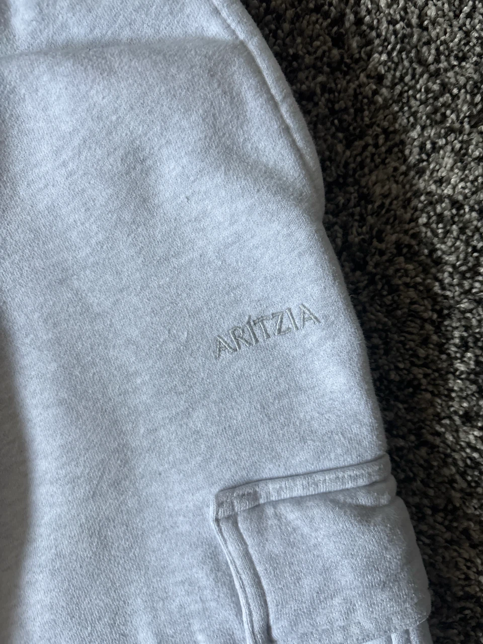Aritzia sweatpants- like new - photo 2