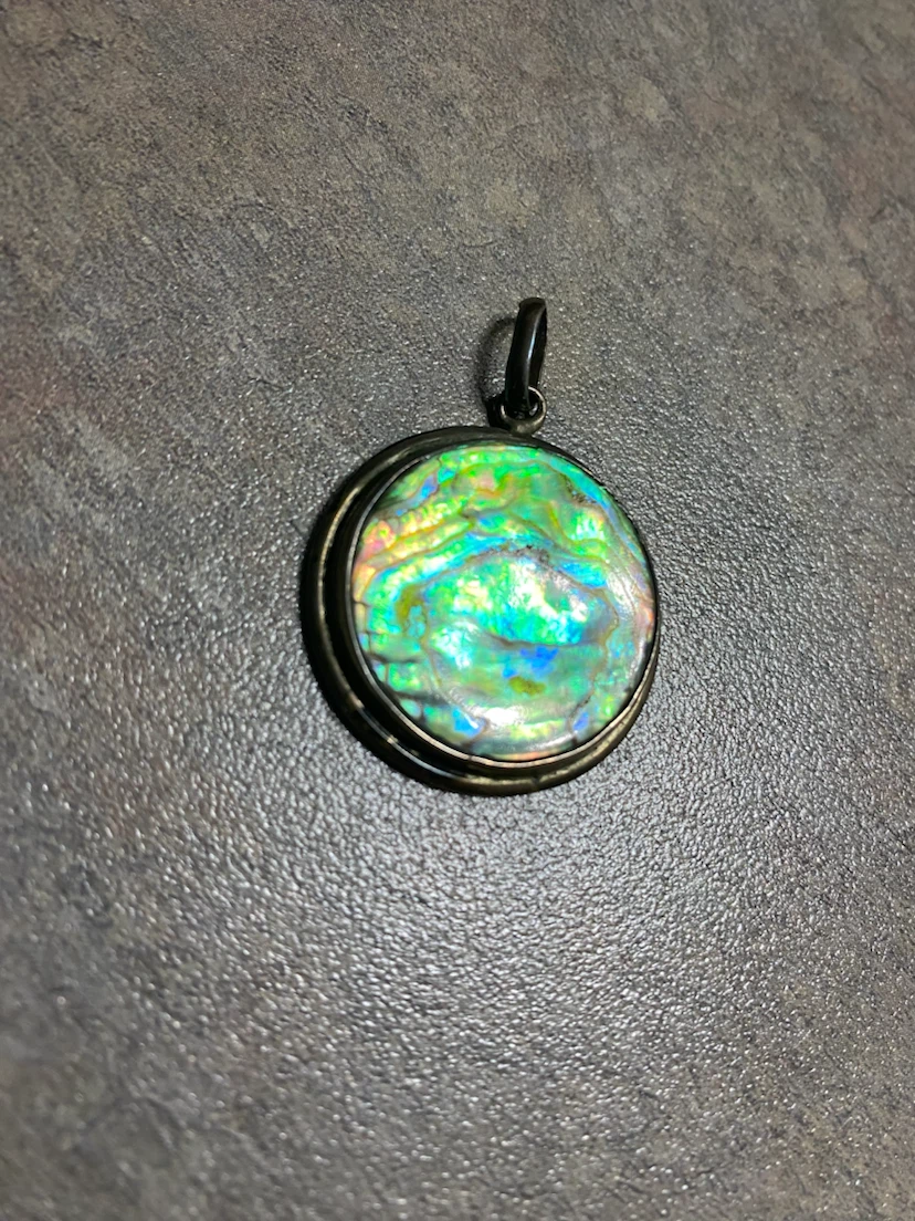 Mother Of Pearl Iridescent Pendant *** - photo 3
