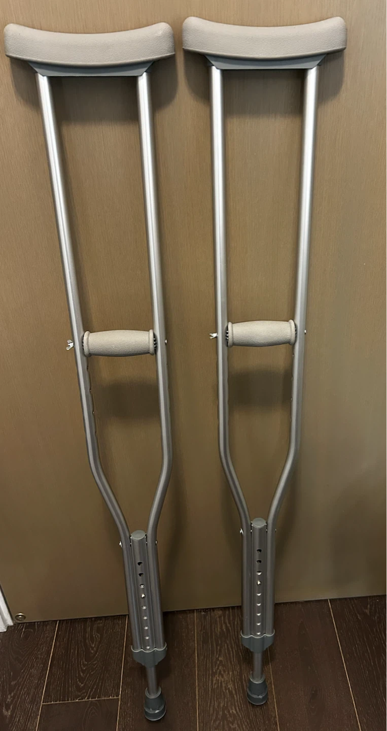 Avantia Aluminum Crutches