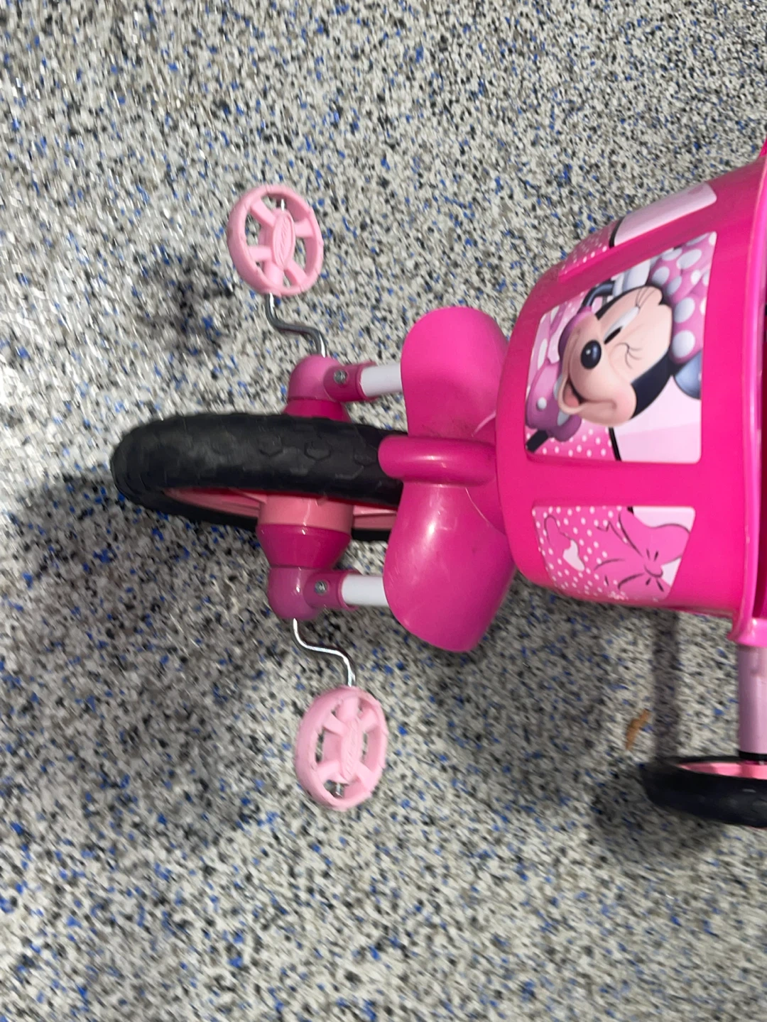 Pink Minnie Mouse Tricycle - photo 3