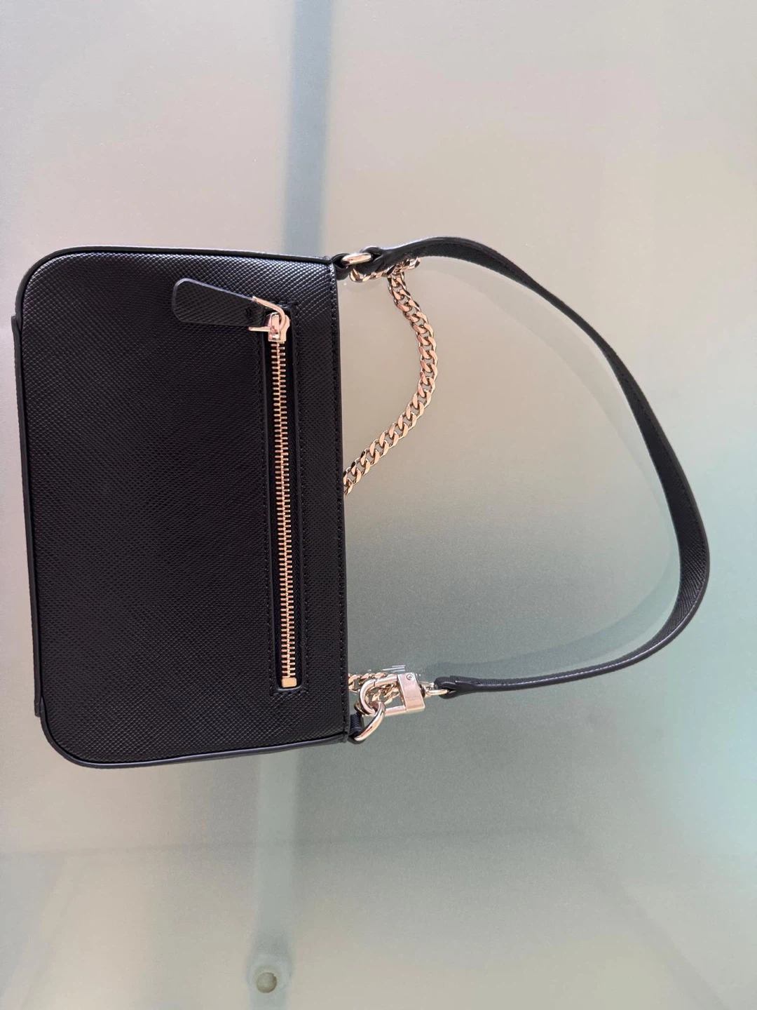 Guess Black Shoulder Bag with Rose Gold Chain - photo 3