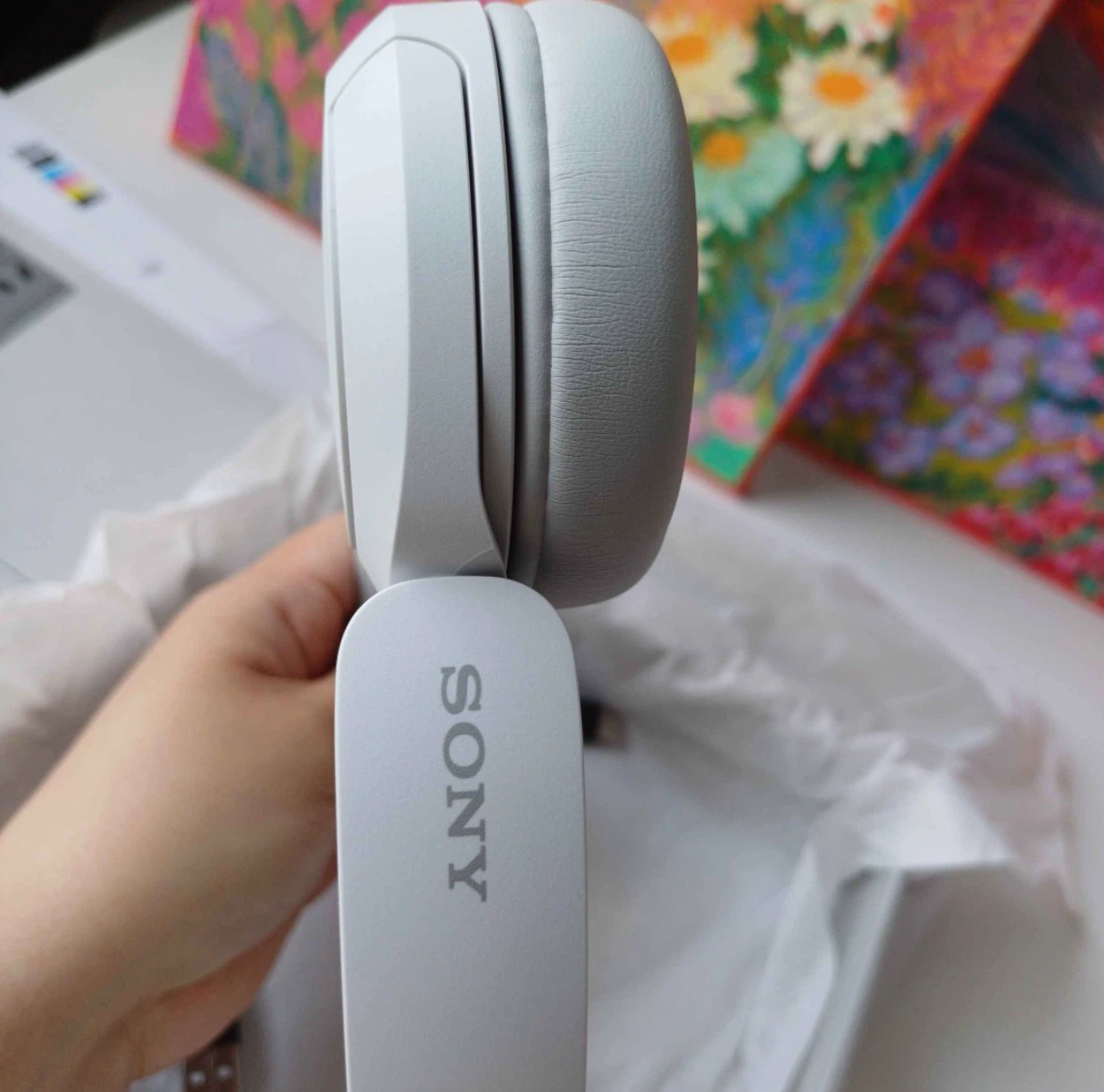 Sony Wireless Headphones - White - photo 3