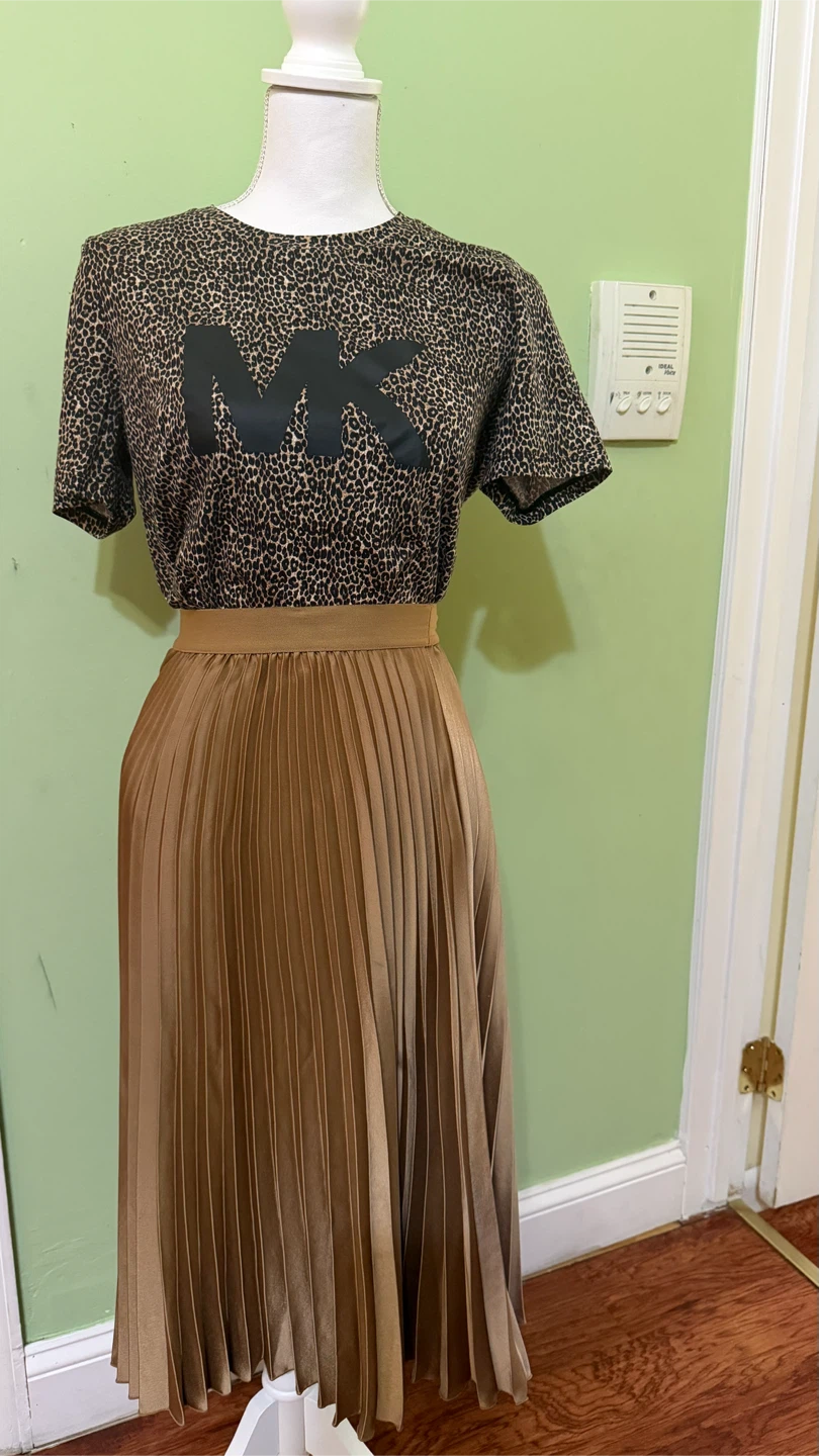 Michael Kors Leopard Print MK T-Shirt Size M