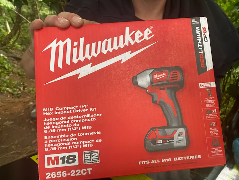 Milwaukee M18 Compact 1/4" Hex Impact Driver Kit 2656-22CT