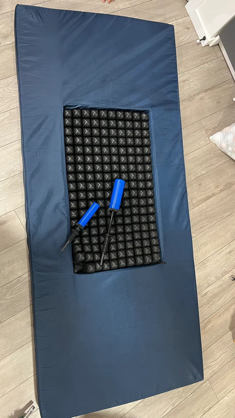 Portable Air Mattress/Pressure Relief Mattress with 2 Hand Pumps - photo 2