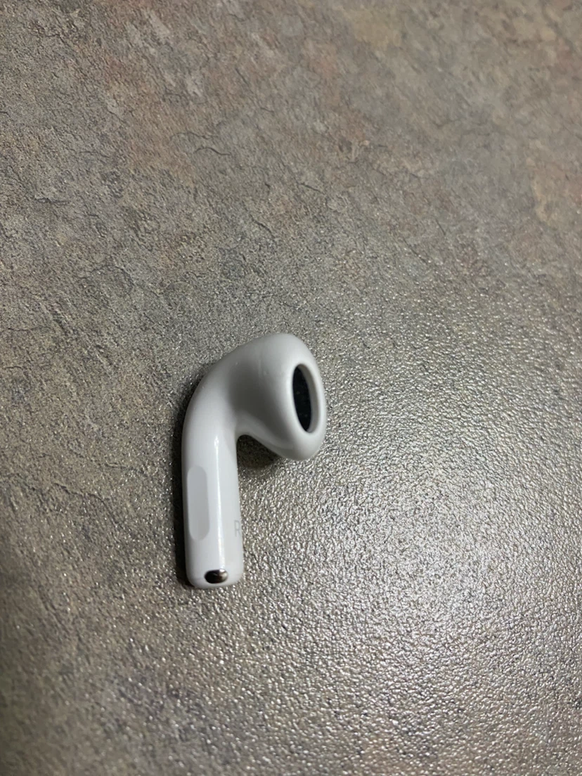 Apple AirPods Pro (Right Earbud) *** - photo 3