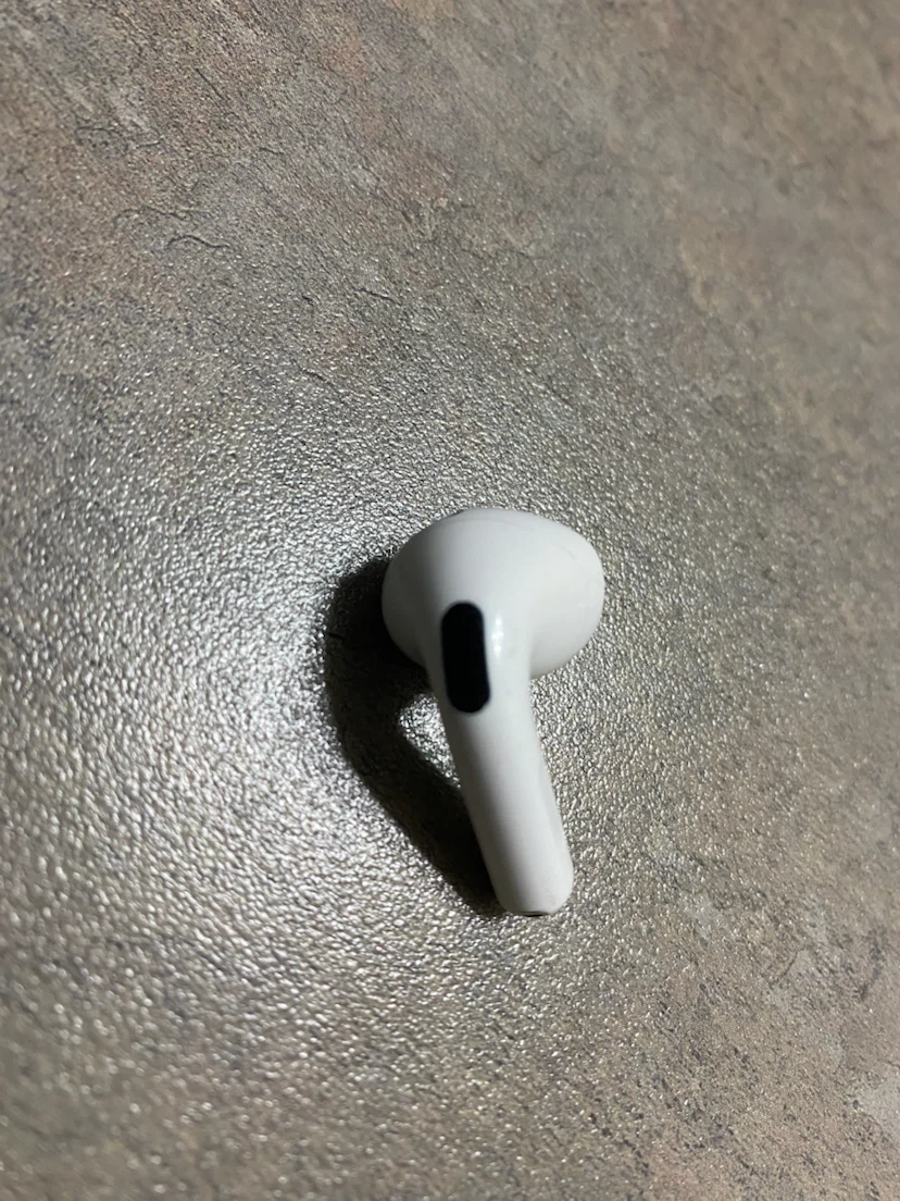 Apple AirPods Pro (Right Earbud) *** - photo 4