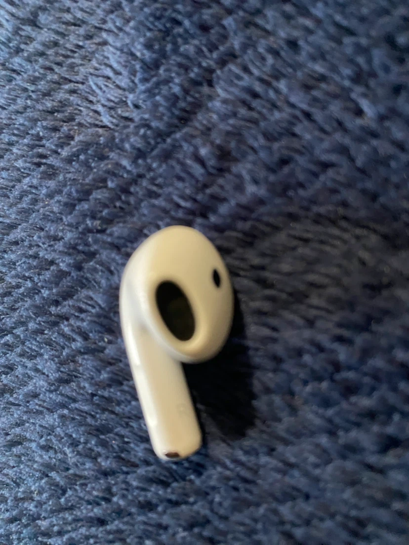 Apple AirPods Pro (Right Earbud) *** - photo 5