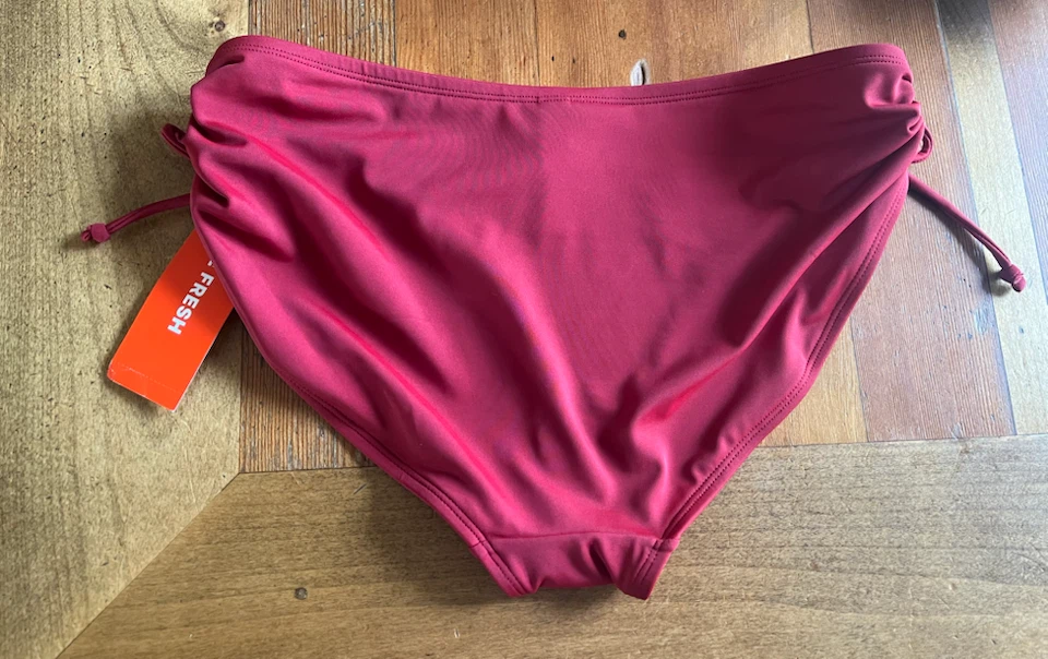 BNWT Joe Fresh Red Bikini Bottoms - Size S/P - photo 2