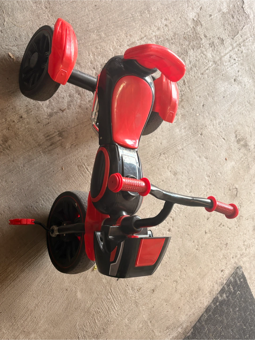 Red and Black Kids Tricycle - photo 4