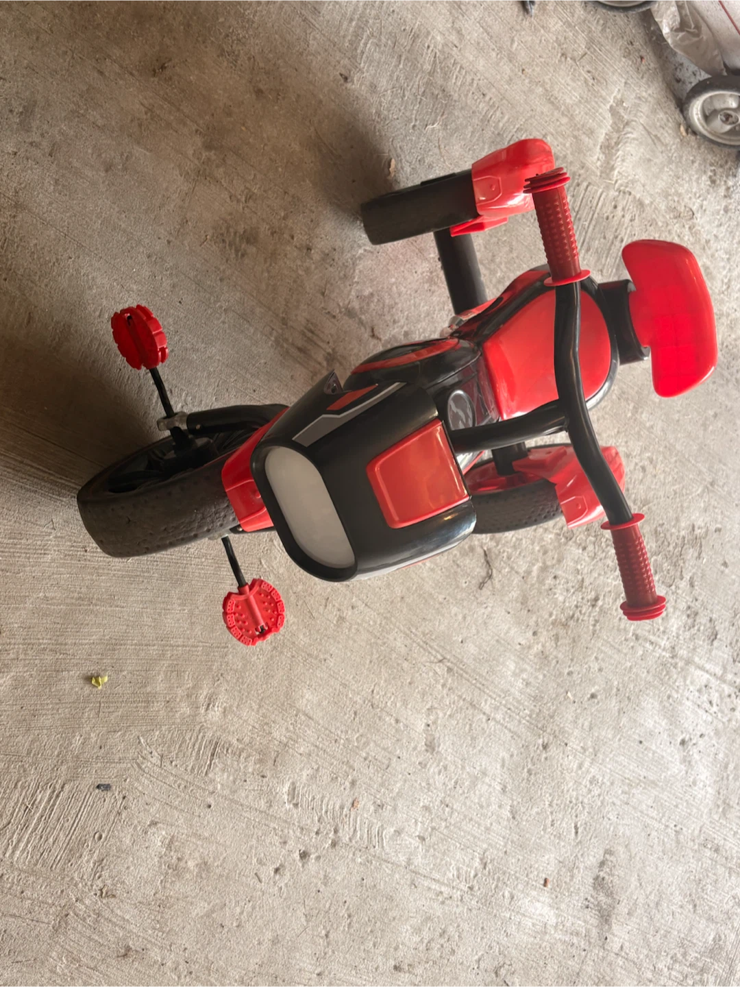 Red and Black Kids Tricycle - photo 5