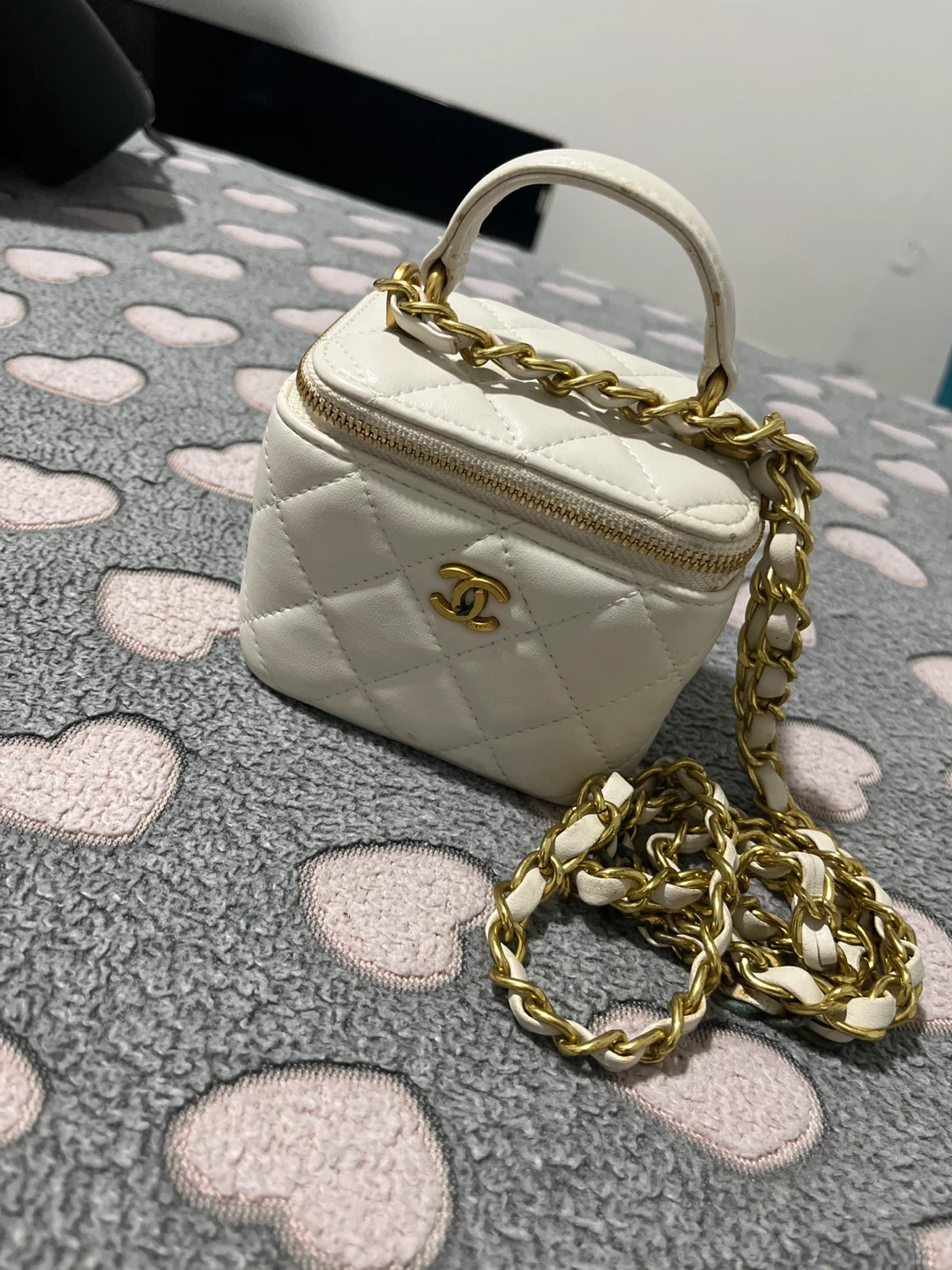 Chanel Vanity Case Bag White Quilted Leather Gold Chain