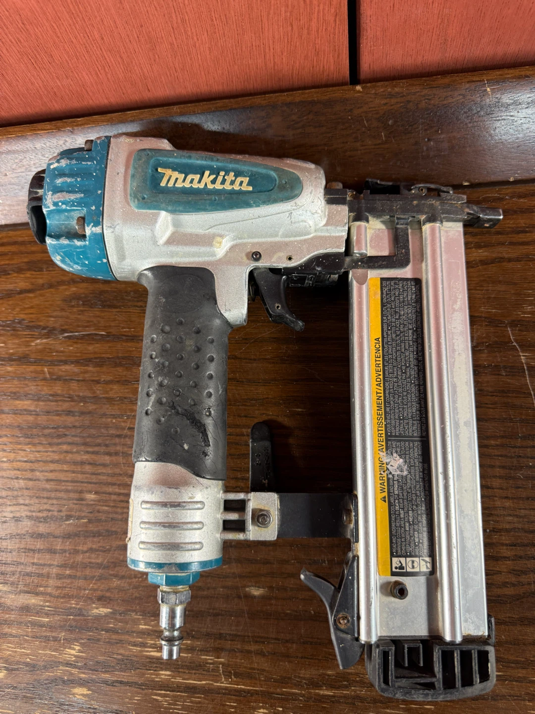 Makita AF505 2 inch 18 Gauge Pneumatic Air Brad Nailer - photo 2