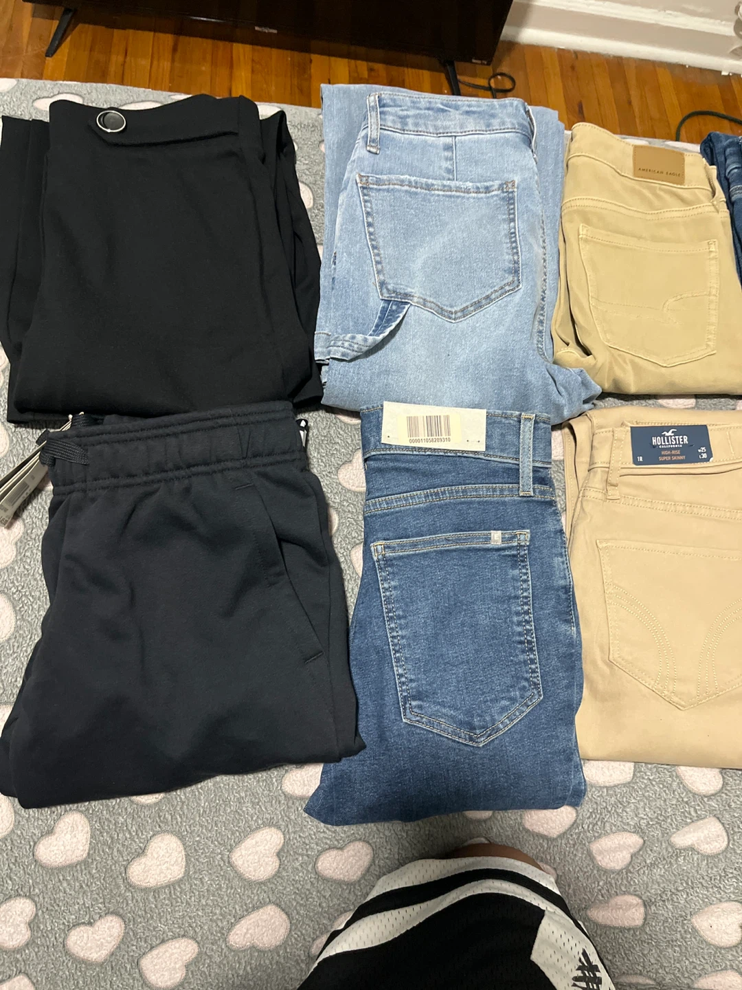 Hollister Jeans and American Eagle - photo 3