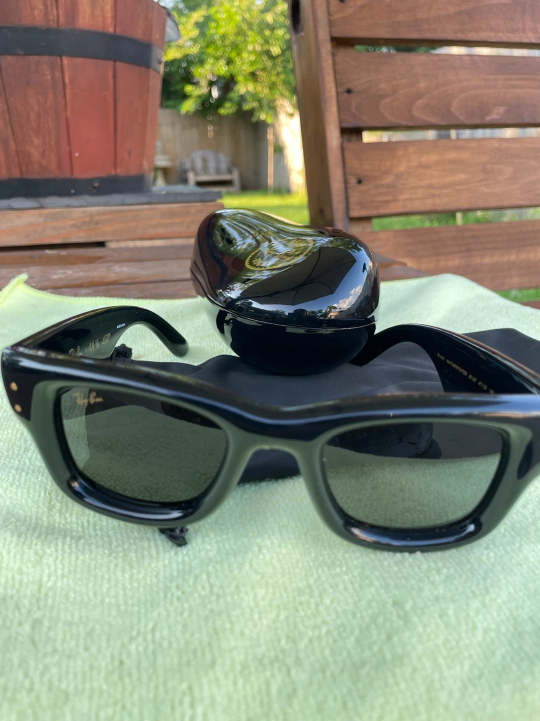 Ray-Ban Wayfarer Sunglasses with Case