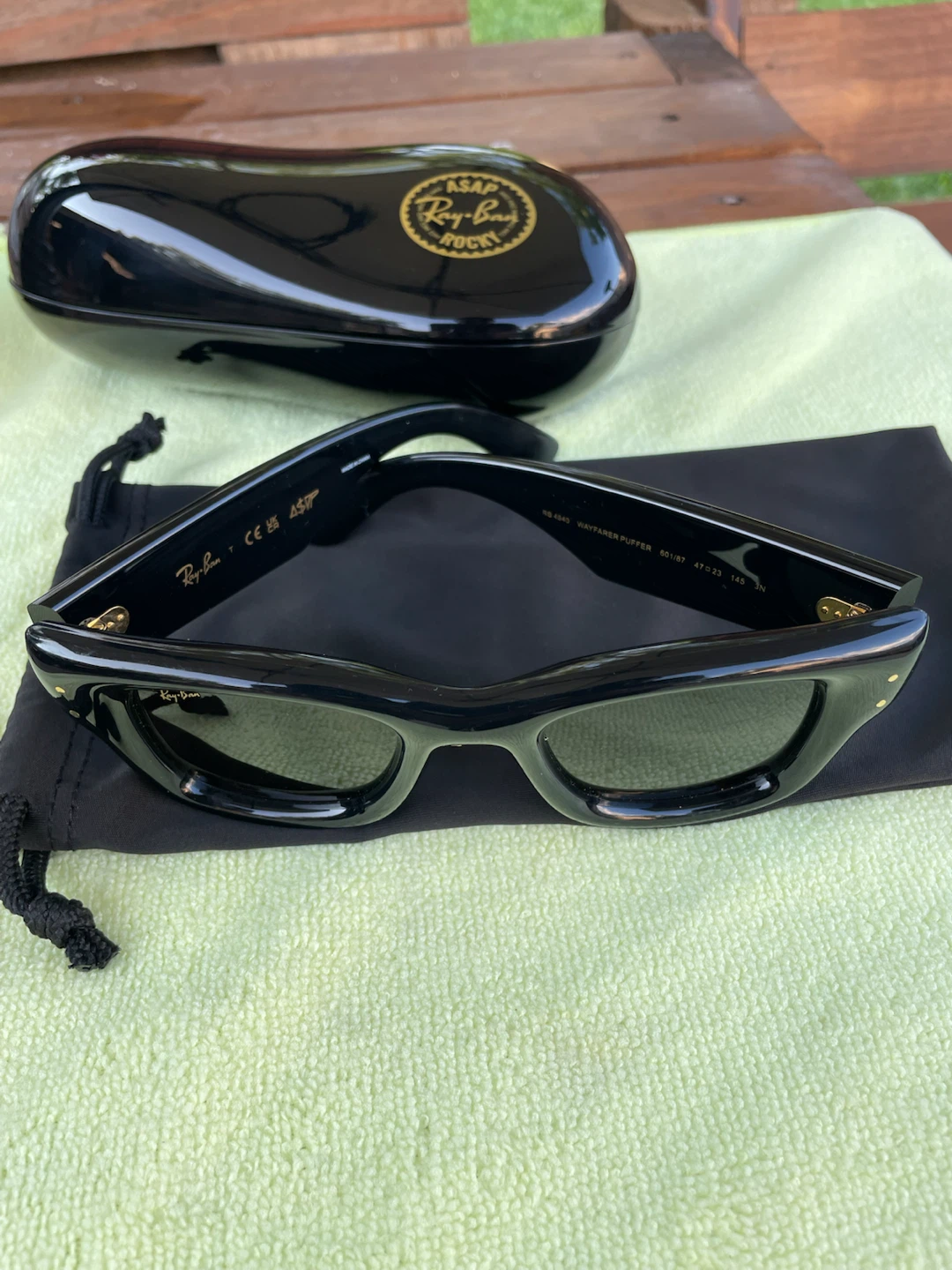 Ray-Ban Wayfarer Sunglasses with Case - photo 4