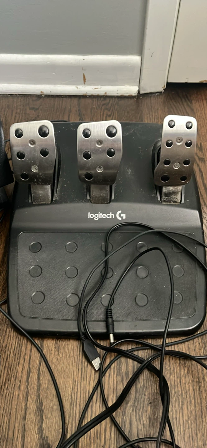 Logitech G923 Racing Wheel and Pedals with Shifter - photo 3