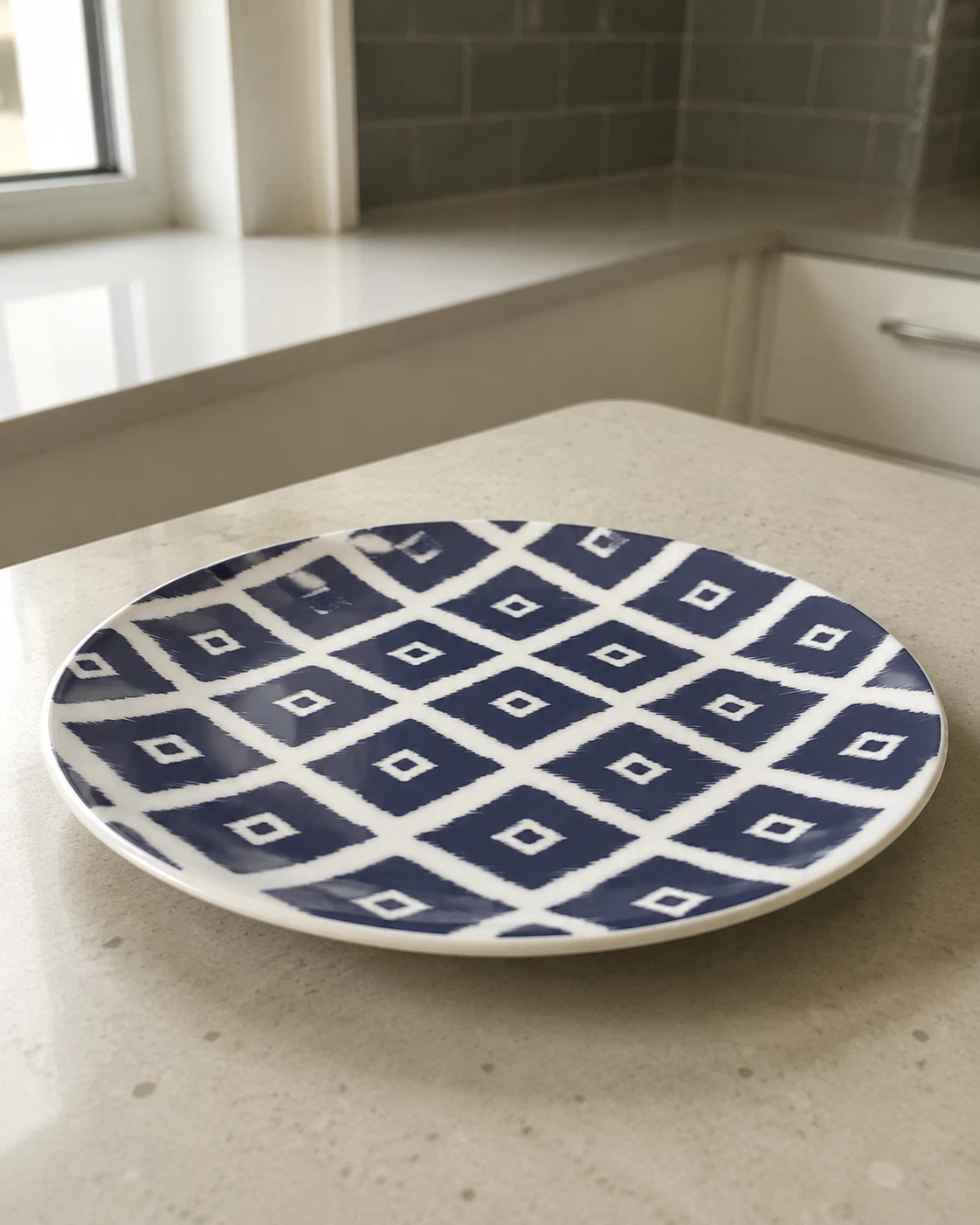 Kutahya Dinner Plate - Blue & White Diamond Pattern