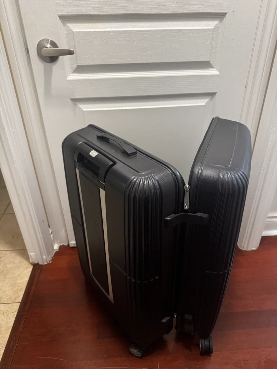 Black Samsonite Spinner Suitcase - photo 3