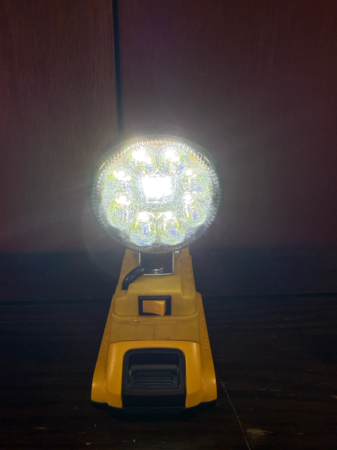 Cordless LED Work Light for Dewalt 20v Battery - photo 2