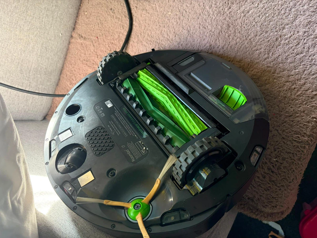 iRobot Roomba 7 Robot Vacuum - photo 3