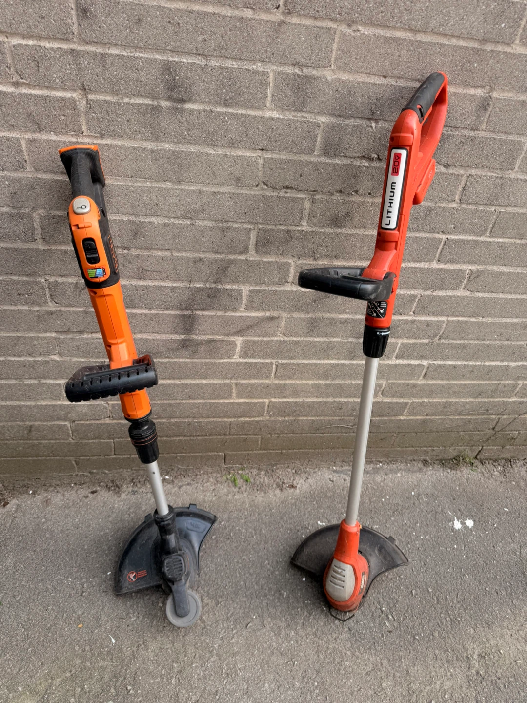 Black & Decker String Trimmer (2 pcs)