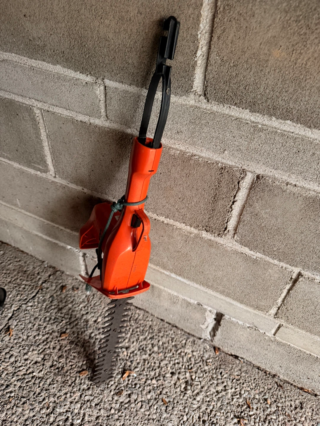 Black & Decker Corded Electric Hedge Trimmer