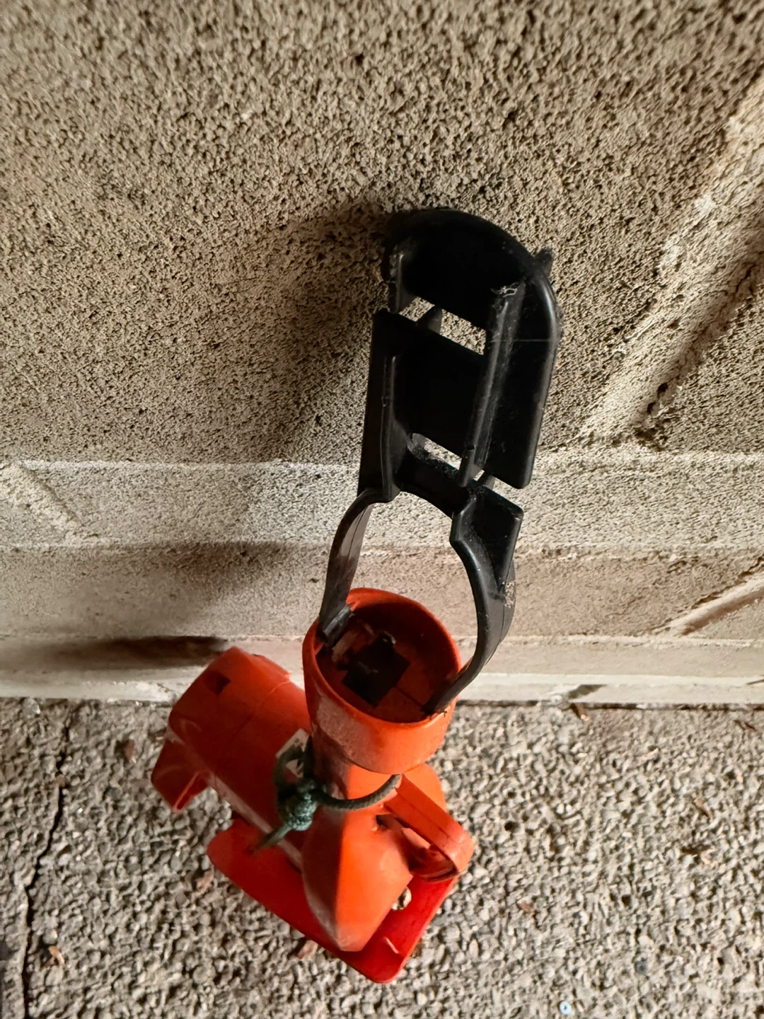 Black & Decker Corded Electric Hedge Trimmer - photo 3