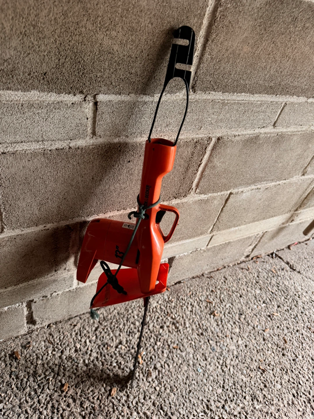 Black & Decker Corded Electric Hedge Trimmer - photo 2