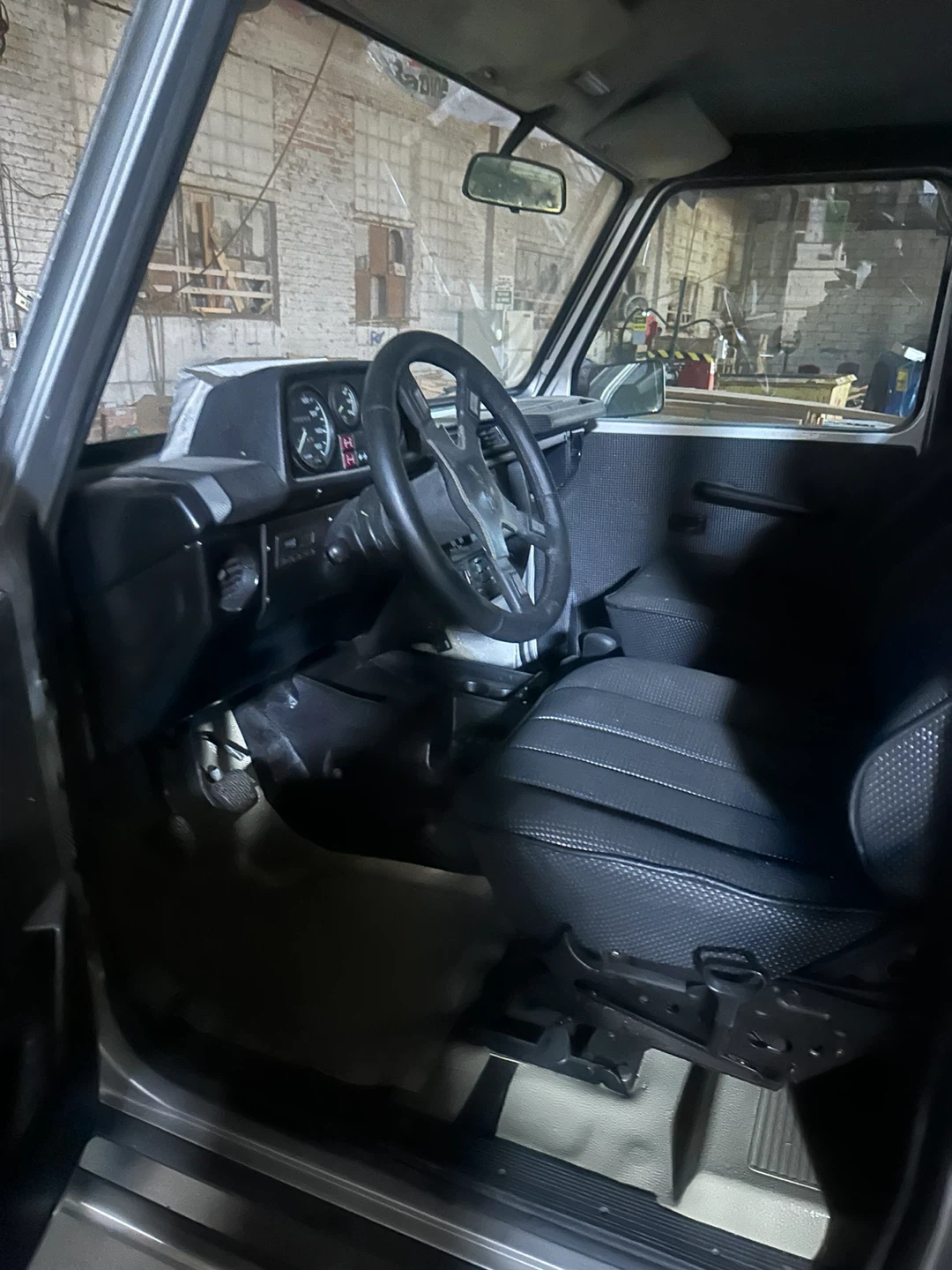 Mercedes-Benz G-Wagen 3-Door SUV - photo 3