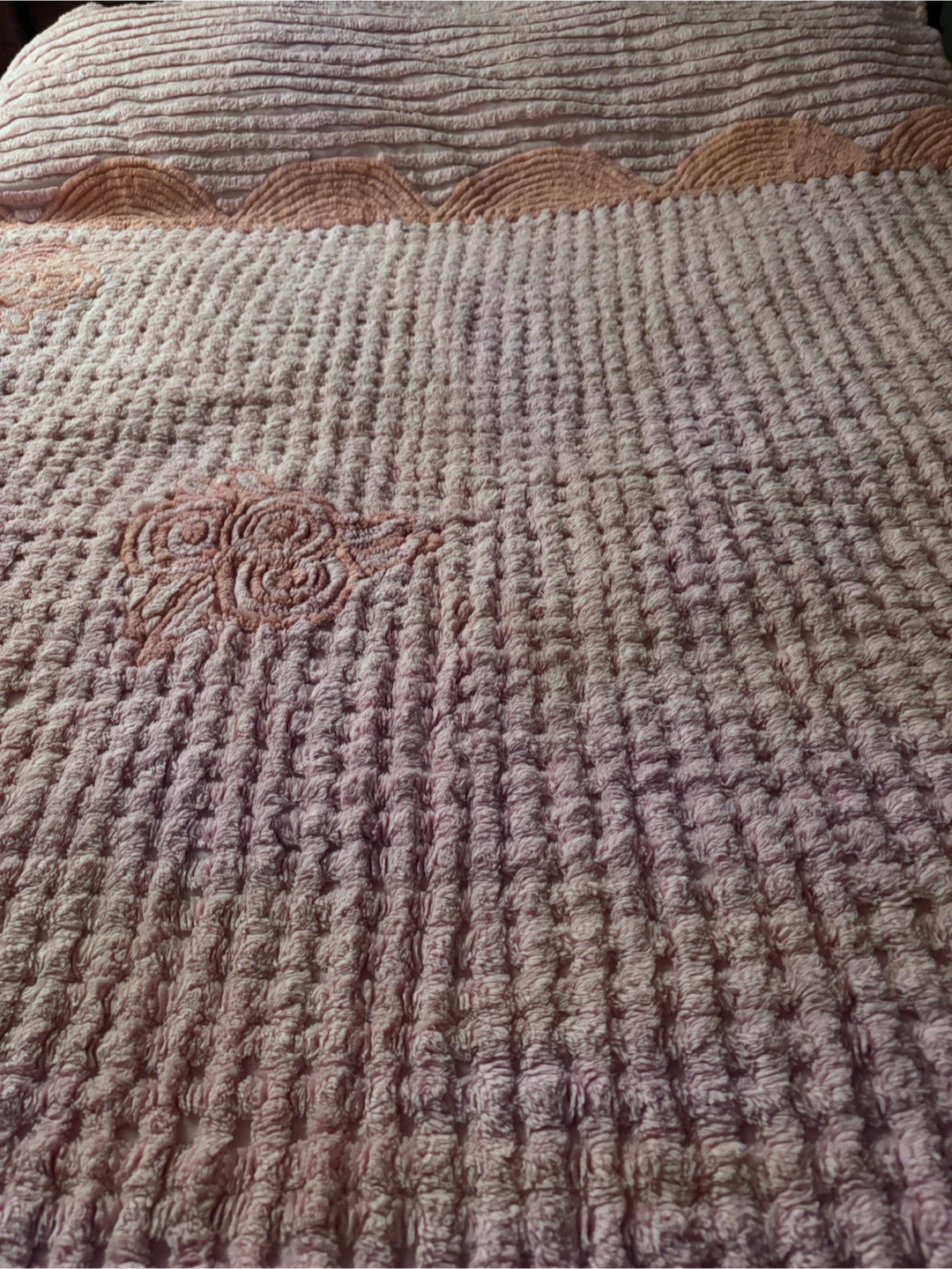 Pink chenille vintage bedspread - photo 3