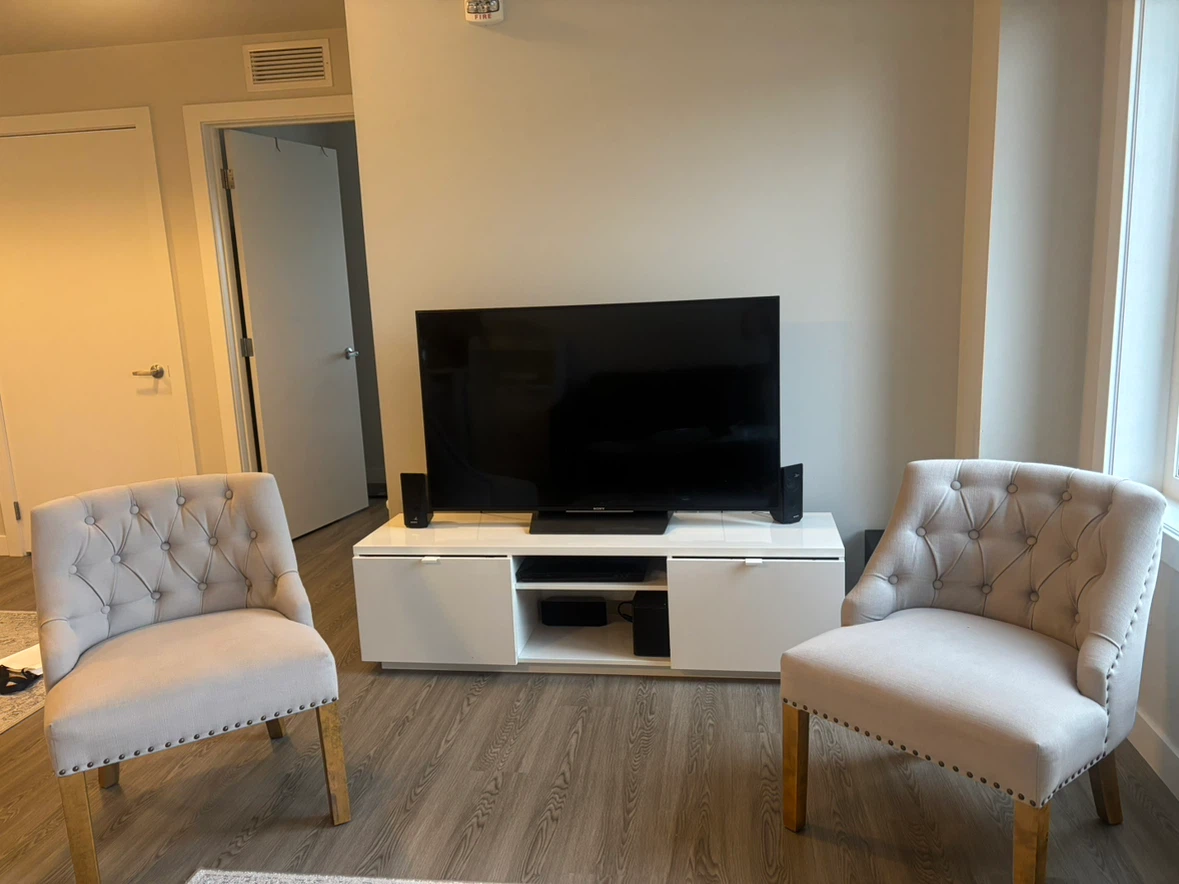 2 Tufted Accent Chair - photo 2